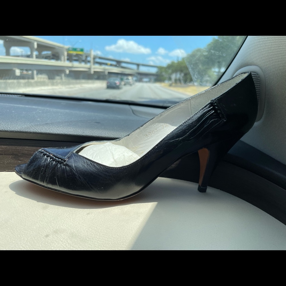 New Vintage Evan Picone heels. Black.
